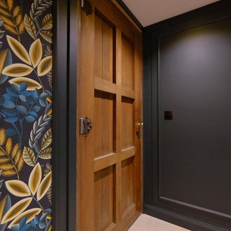 Secret Jacuzzi Mons - Parking Prive Gratuit Bed and Breakfast Buitenkant foto