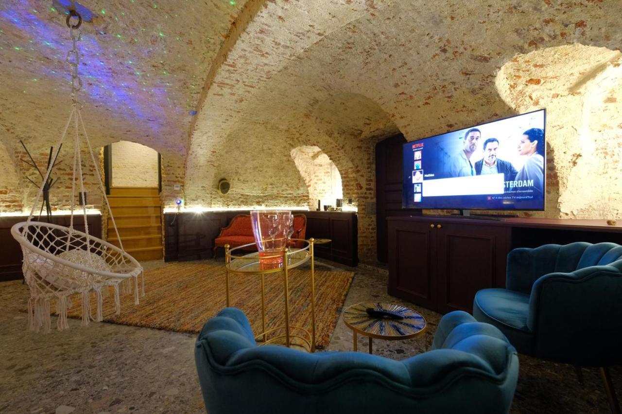 Secret Jacuzzi Mons - Parking Prive Gratuit Bed and Breakfast Buitenkant foto
