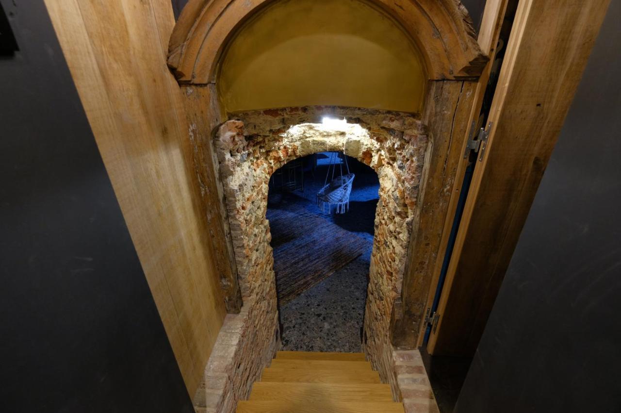 Secret Jacuzzi Mons - Parking Prive Gratuit Bed and Breakfast Buitenkant foto