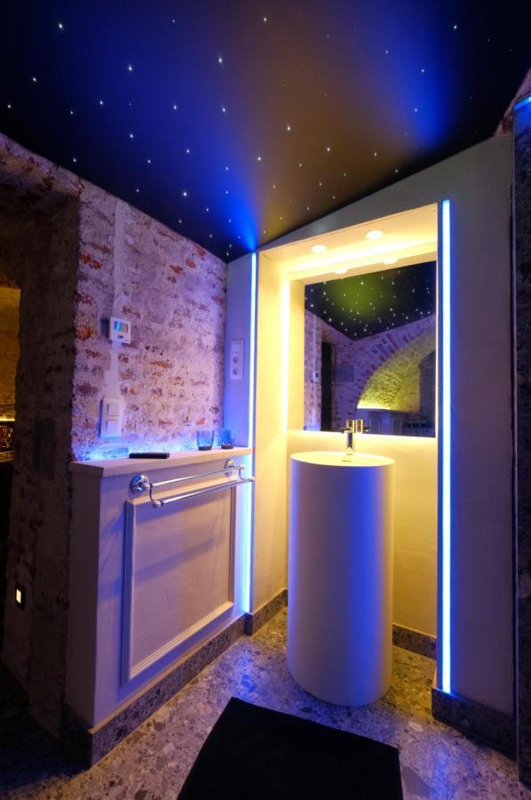Secret Jacuzzi Mons - Parking Prive Gratuit Bed and Breakfast Buitenkant foto
